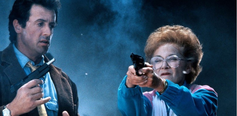 Фильм Стой! Или моя мама будет стрелять (1992) - лучшая комедия про полицейских